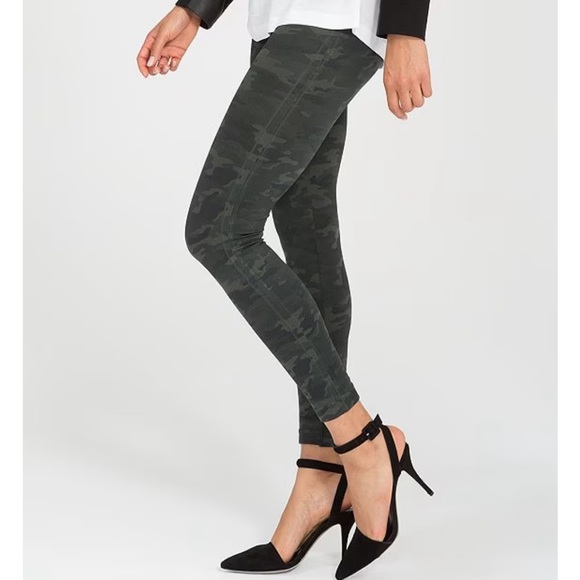 SPANX Seamless Camo Legging - Picture 2 of 9